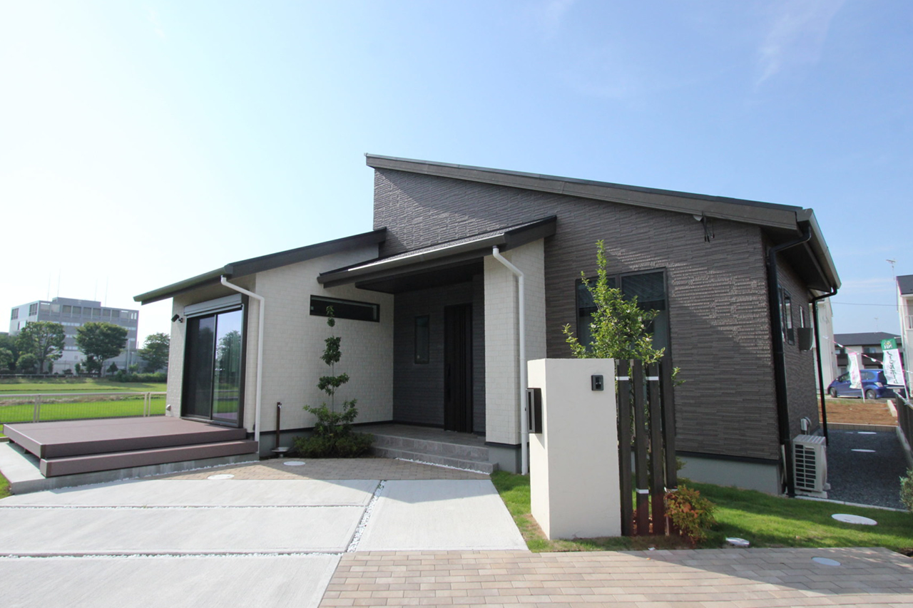 森の中のようなここち良さ　木に包まれる平屋の住まい